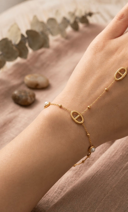 Amour Link Hand Chain