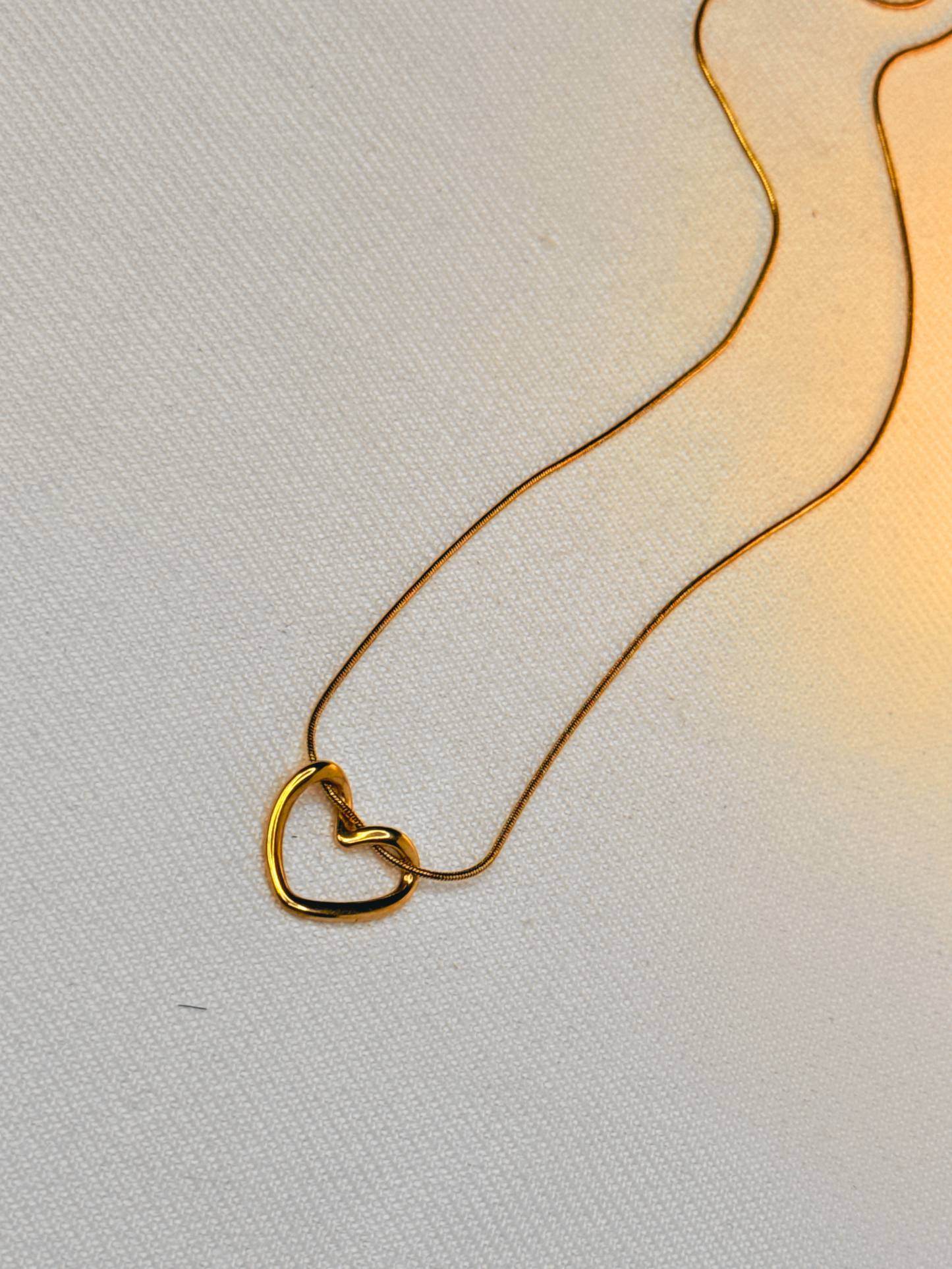 Holllow heart Pendent