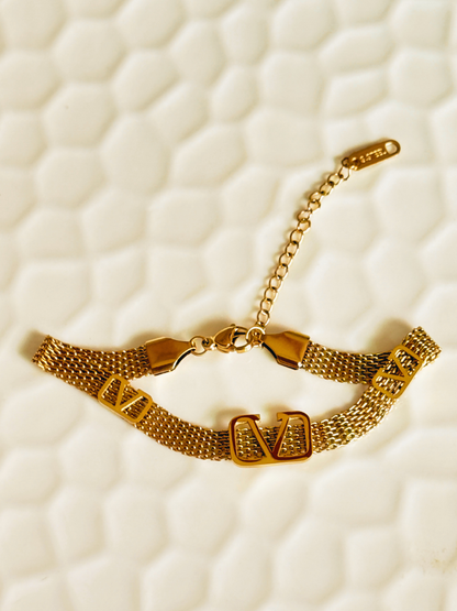 V Royale bracelet