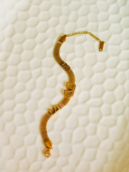V Royale bracelet
