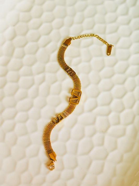 V Royale bracelet
