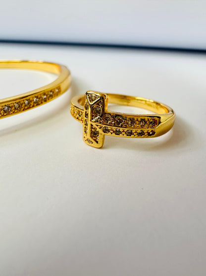 Fancy T bangle with ring