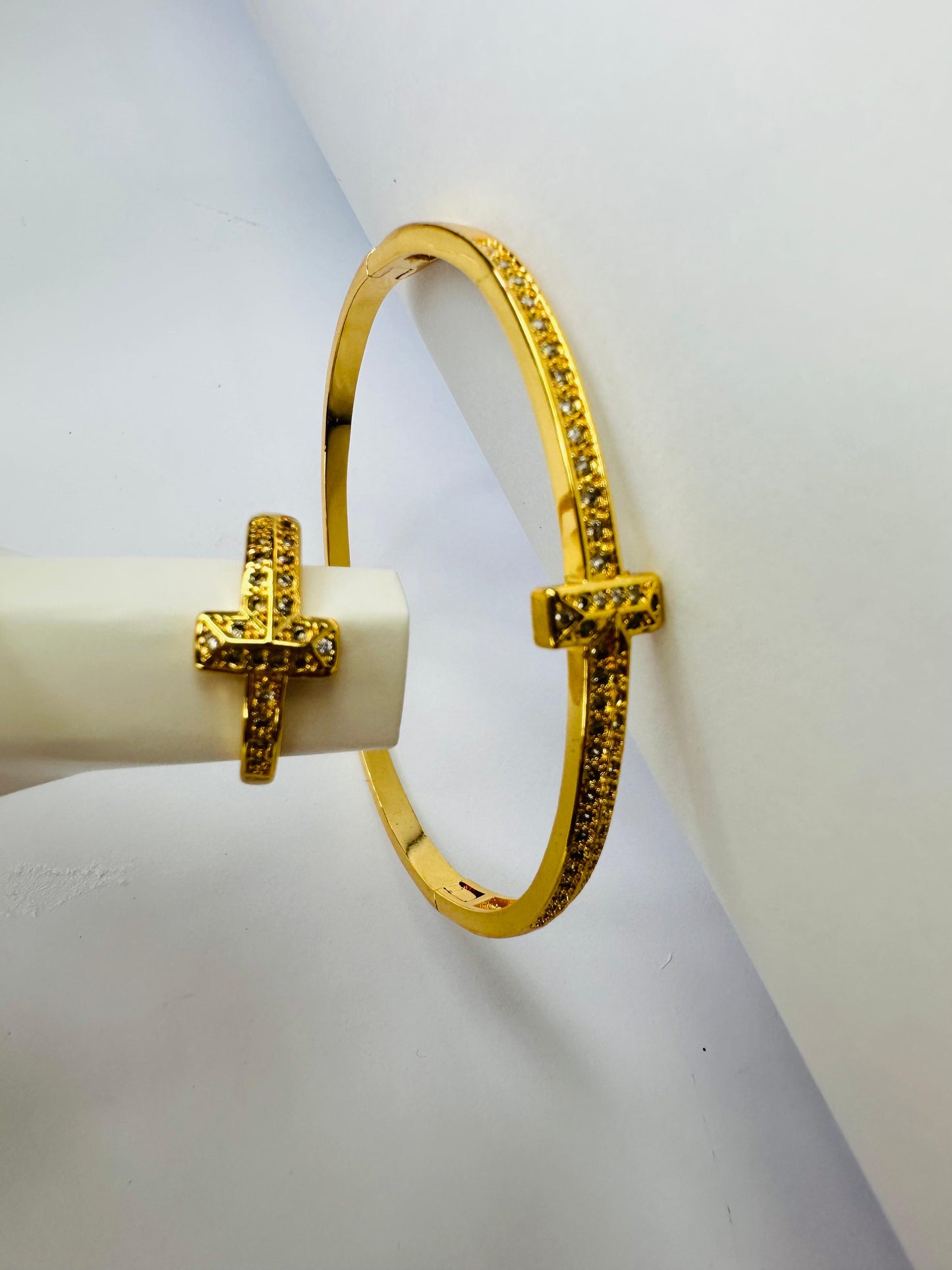 Fancy T bangle with ring