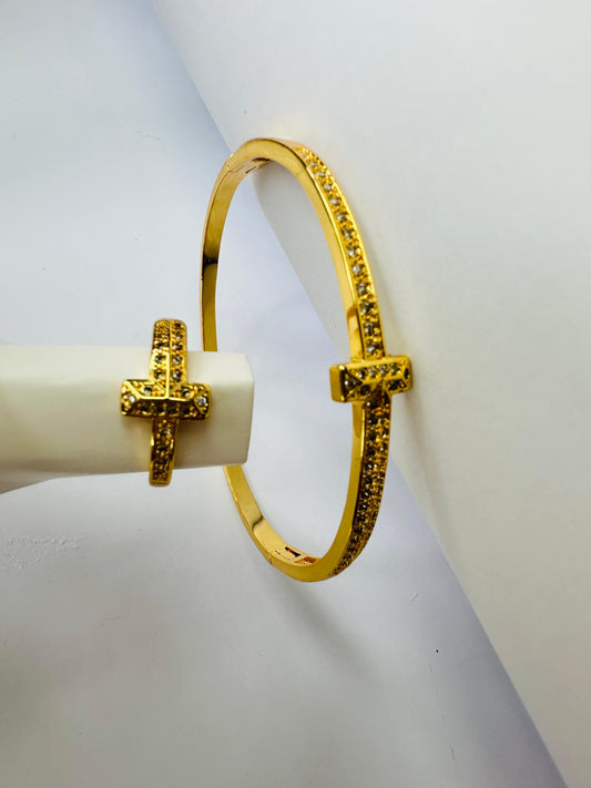 Fancy T bangle with ring