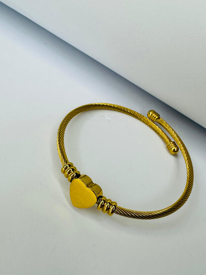 Adjustable Heart bangle