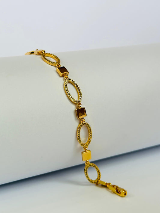 Fancy oval bracelet